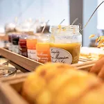 Novotel 20 Belleville فندق باريس