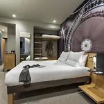Novotel 20 Belleville 호텔