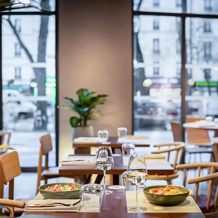 Novotel 20 Belleville ホテル パリ