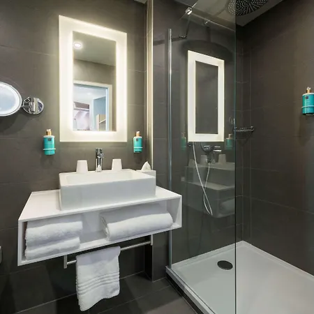 Novotel 20 Belleville Otel Paris