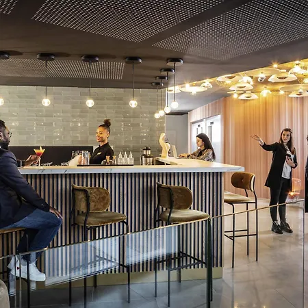 Novotel 20 Belleville Hotel