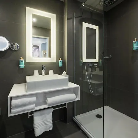 Novotel 20 Belleville Hotel 4*