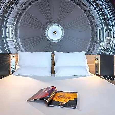 Novotel 20 Belleville Hotel 4*