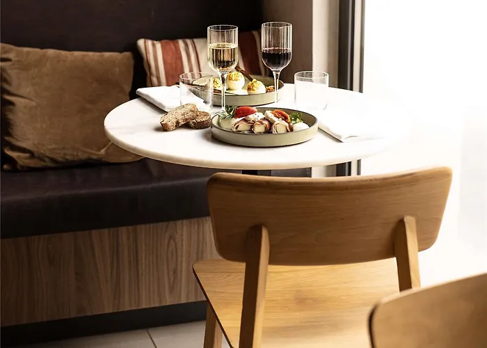 Novotel 20 Belleville Hotel 4*